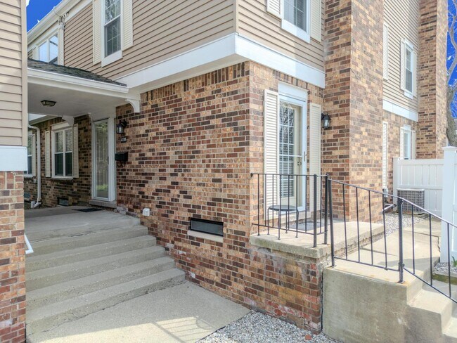 Photo - 41705 Broquet Dr