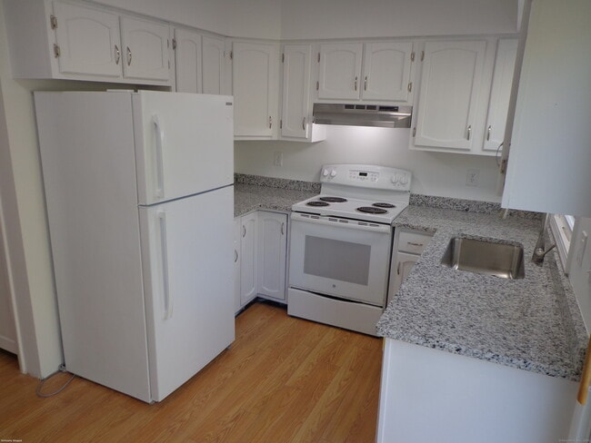 Photo - 83b N High St