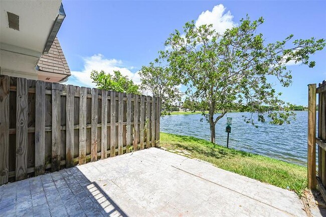 Photo - 4122 SW 61st Ave Unidad 8 Rental