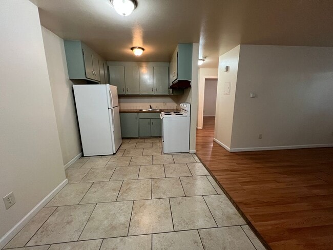 Photo - Mathews327 (KC-KS-RB) Unit A7