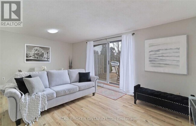 Photo - 1016 Falgarwood Dr