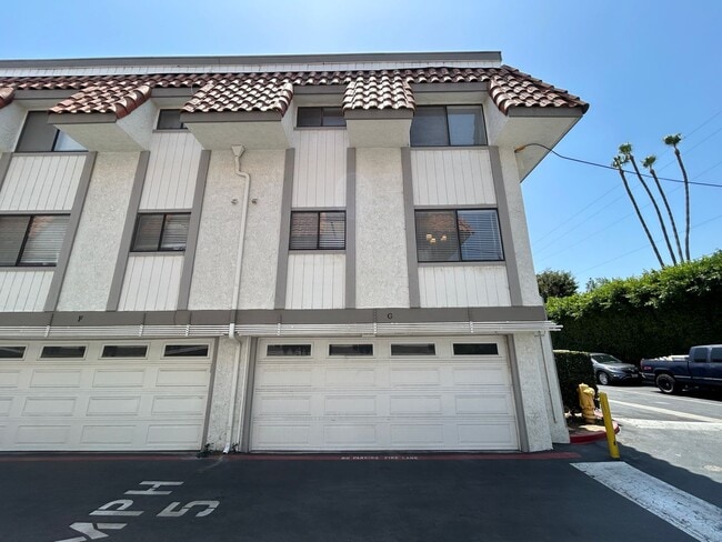 Photo - Beautifully Upgraded 2 Bed 2.5 Bath Townhome