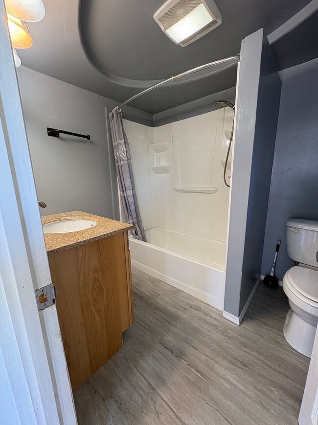 Photo - Cozy studio available now! Unit B
