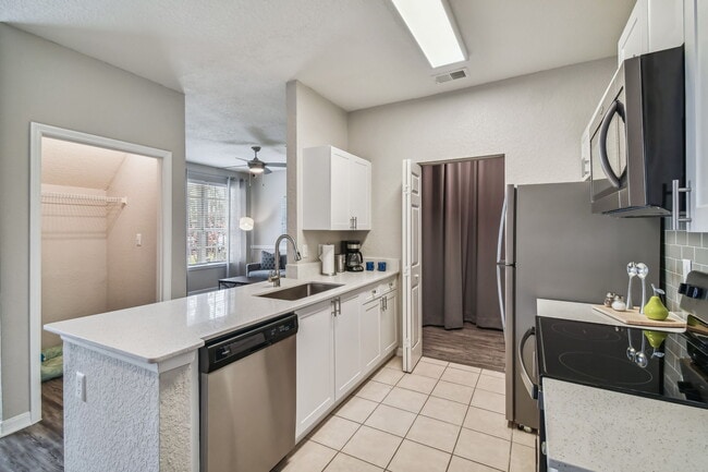 Photo - 2211 Grand Isle Apartments