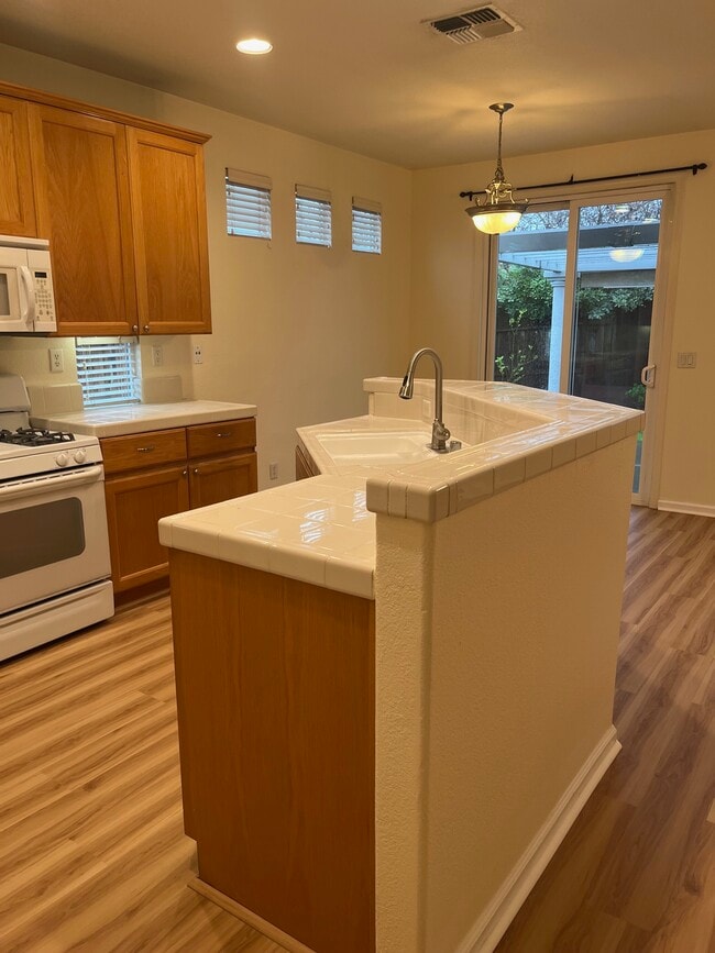 kitchen - 2954 Cardinal Dr