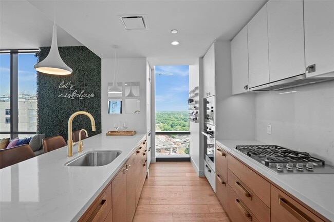 Photo - 70 Rainey St Unit 1409