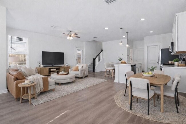 Photo - 108 Hartson Dr