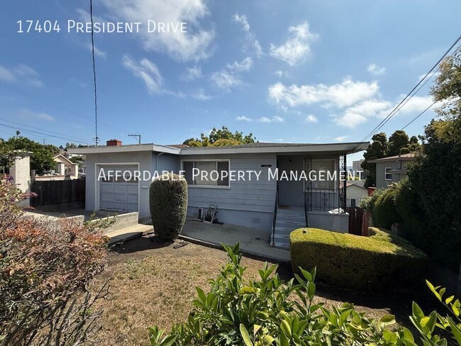 Photo - 17404 President Dr