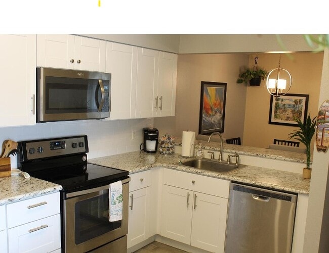 Building Photo - 2390 E Fremont Ave Unit D