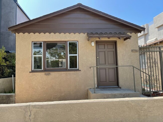 Photo - 736 Marine St Unidad 736