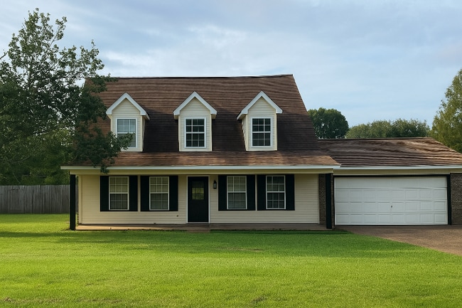 Building Photo - 2013 Magnolia Cove