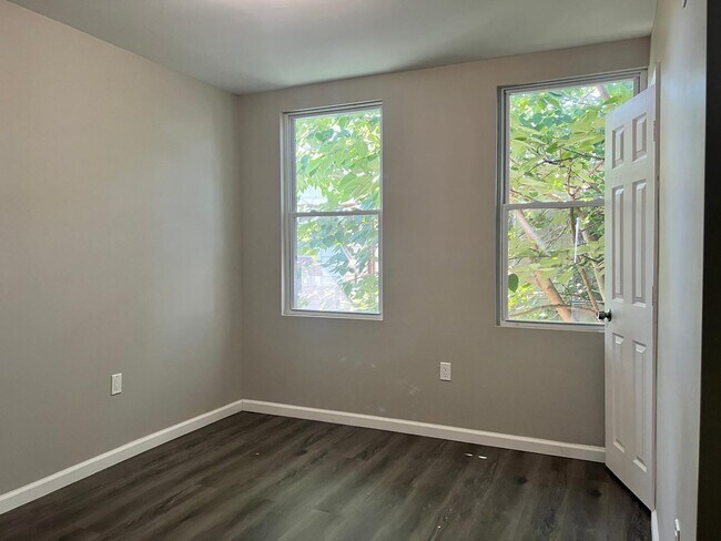 Photo - 1343 S Newkirk St