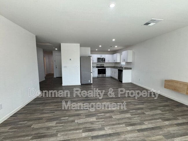 Photo - 227 W Douglas Ave