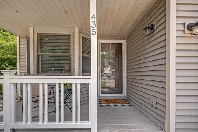 Photo - 435 W Somersbe Pl