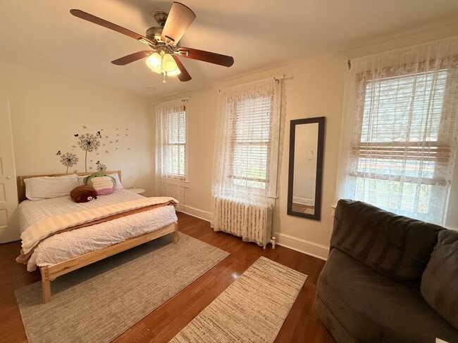 Photo - 1403 West Virginia Ave NE