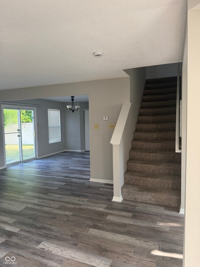 Photo - 15162 Beam St