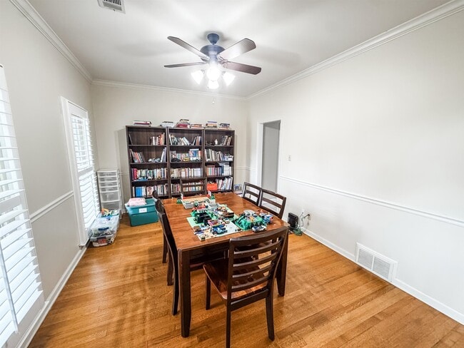 Photo - 850 Coleherne Rd