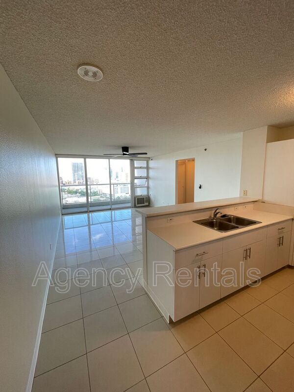 Photo - 1450 Young St Condominio Unidad #2207