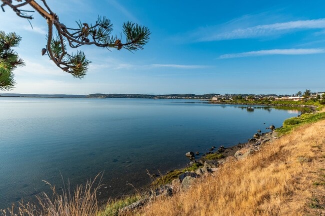 Building Photo - Waterfront Condo with 2 car garage