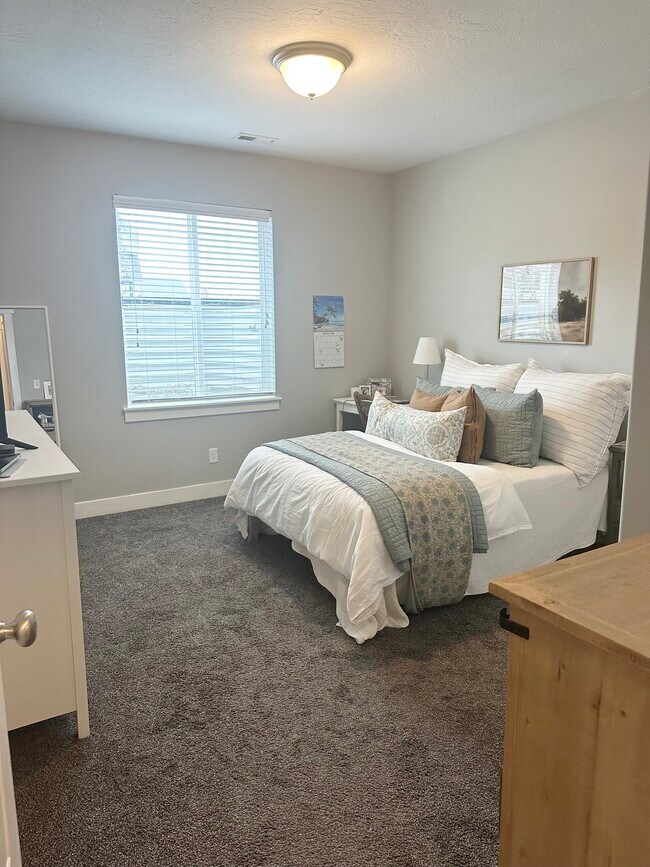 Photo - 9948 N Elkhorn Rd Unit Basement Apartment