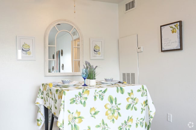 1 Br, Dining Room