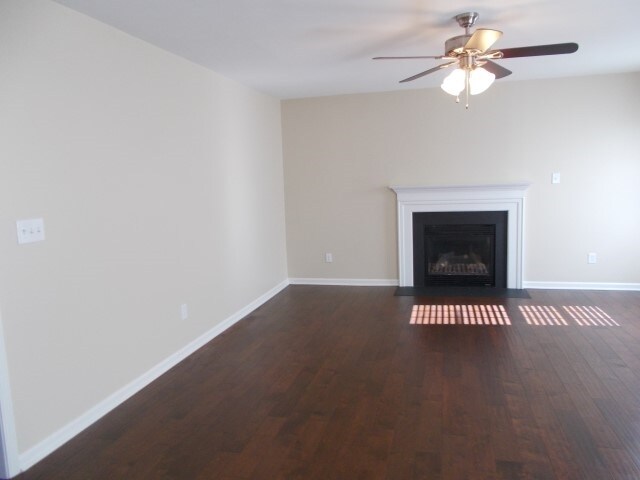 Photo - 121 Dovetail Dr