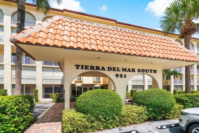 Building Photo - 951 De Soto Rd Unit 228 Rental