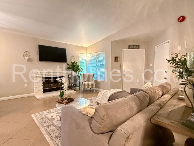 2175 Johnston Rd