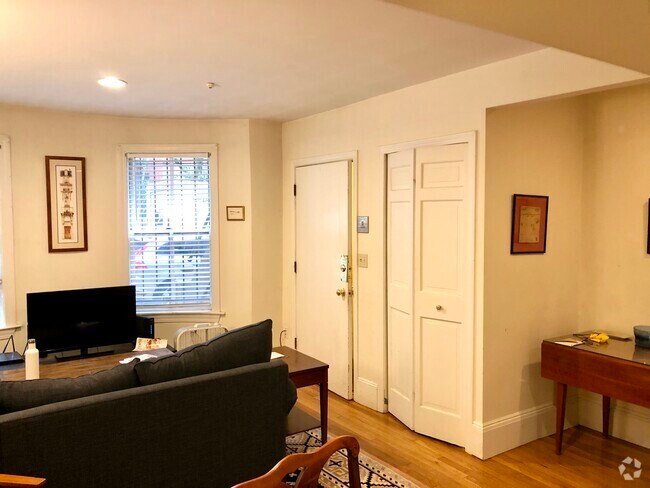 Building Photo - 24 Yarmouth St Unit 2 Rental