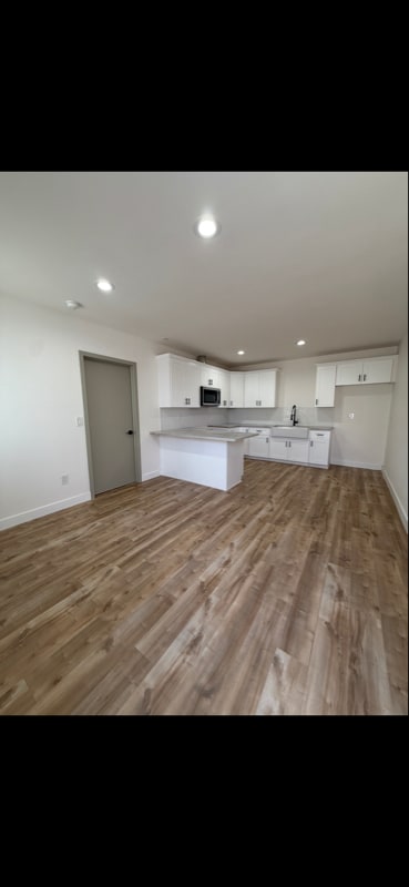 Building Photo - 4927 E San Rafael St