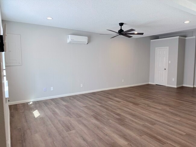 Photo - 2704 Brewster St