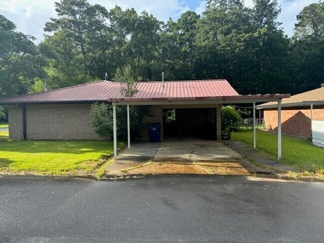 Photo - 104 Davis St