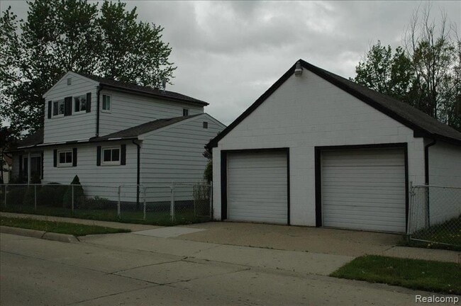 Photo - 8145 Lozier Ave
