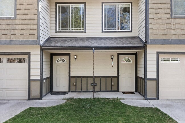 Building Photo - Garden Springs Duplex Rental