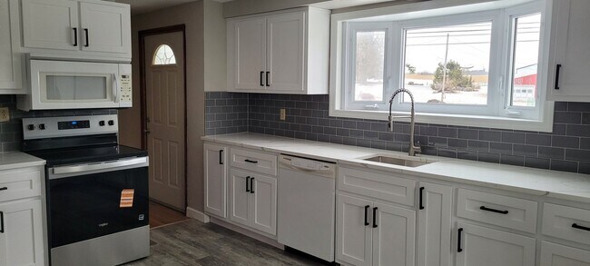 Photo - 572 Dinnerbell Rd