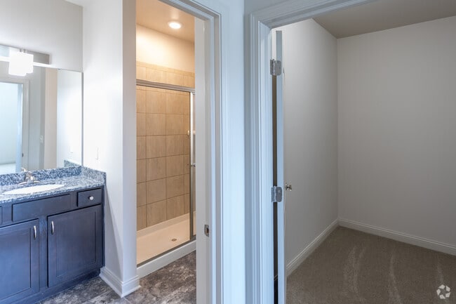 3BR, 2BA - 1,455SF