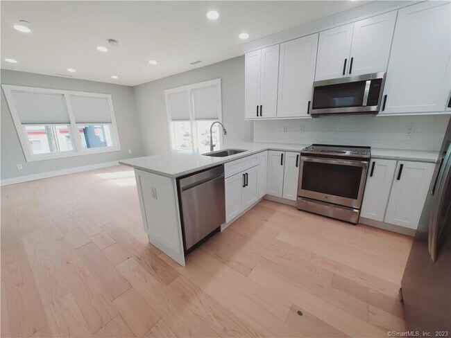 Photo - 492 Glenbrook Rd Unit C