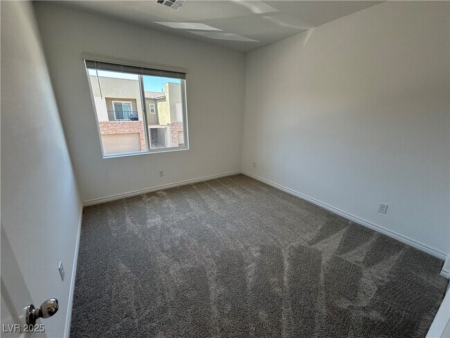 Building Photo - 326 Owens Peak Dr Rental