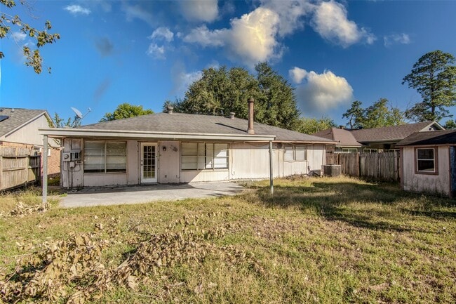 Photo - 20031 Woodhall Ln