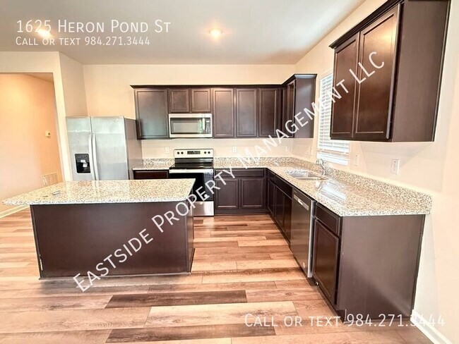 Photo - 1625 Heron Pond St