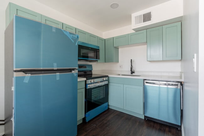 Photo - 377 N 4th Ave