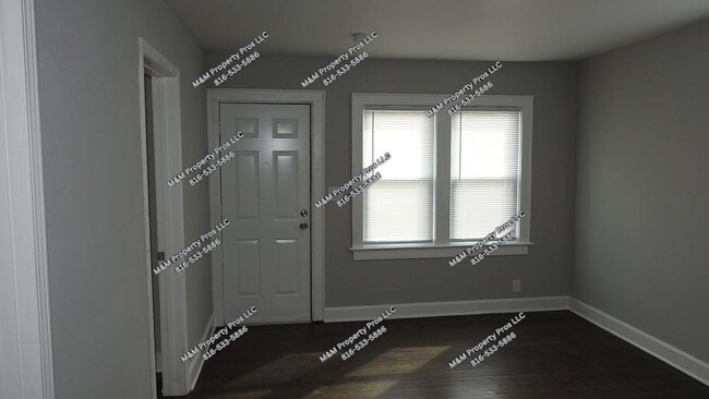 Photo - 1500 N Main St