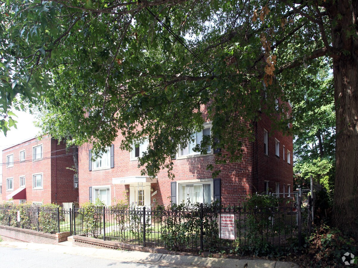Photo - 8716 Bradford Rd Apartments