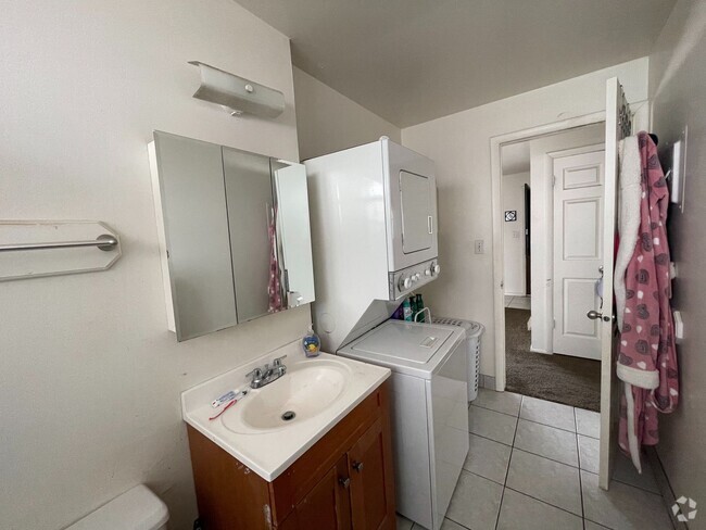 Building Photo - Blue Fox Duplex Unit 586 Rental