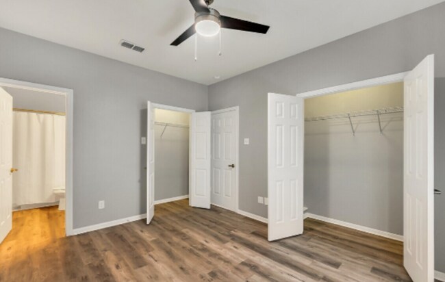 Photo - Partially Furnished 4 bed 4 bath near campus!