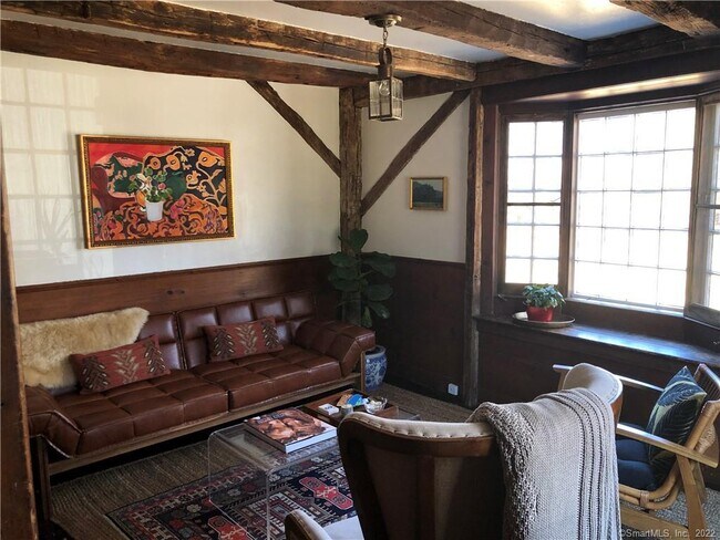 Photo - 92 Compo Rd S