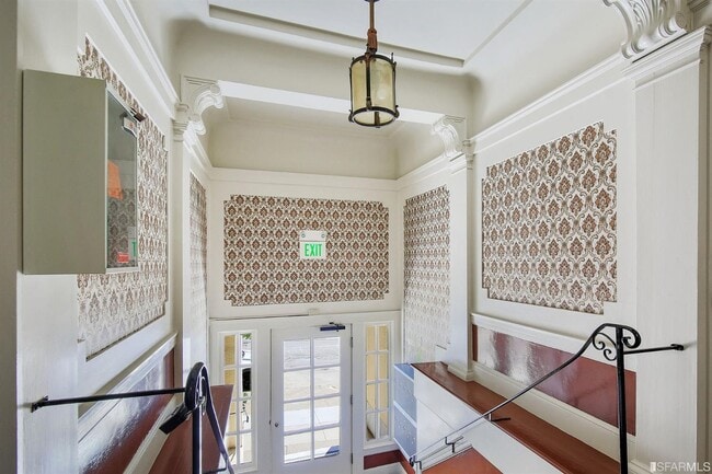 Photo - 250 Irving St Unidad 2