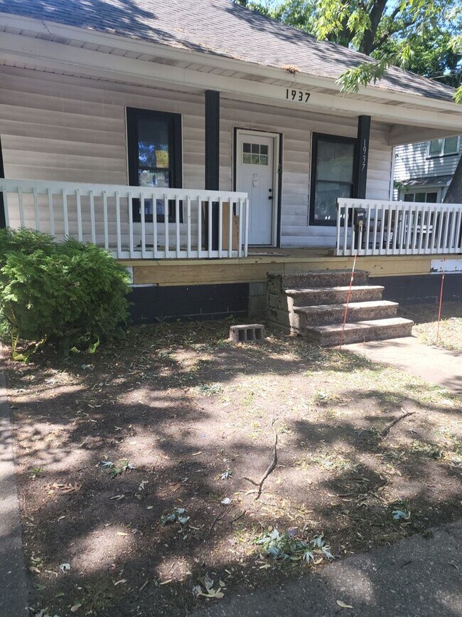 Showings Start July 24- Taking Application... - Showings Start July 24- Taking Application... House