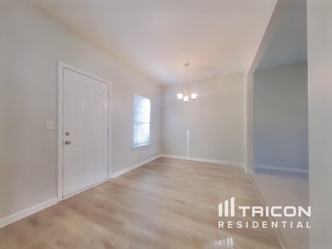 Photo - 47 Wyndham Ct