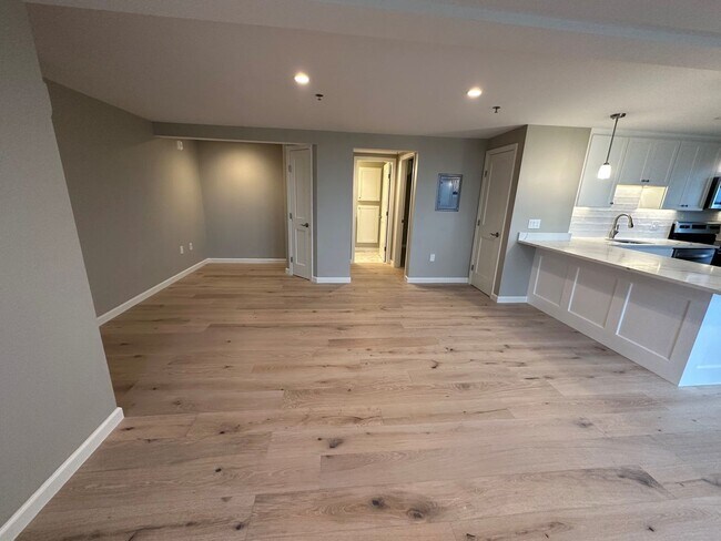 Photo - Water Views! On the Beach - In unit Free Laundry - New Renovation! Unidad 22A